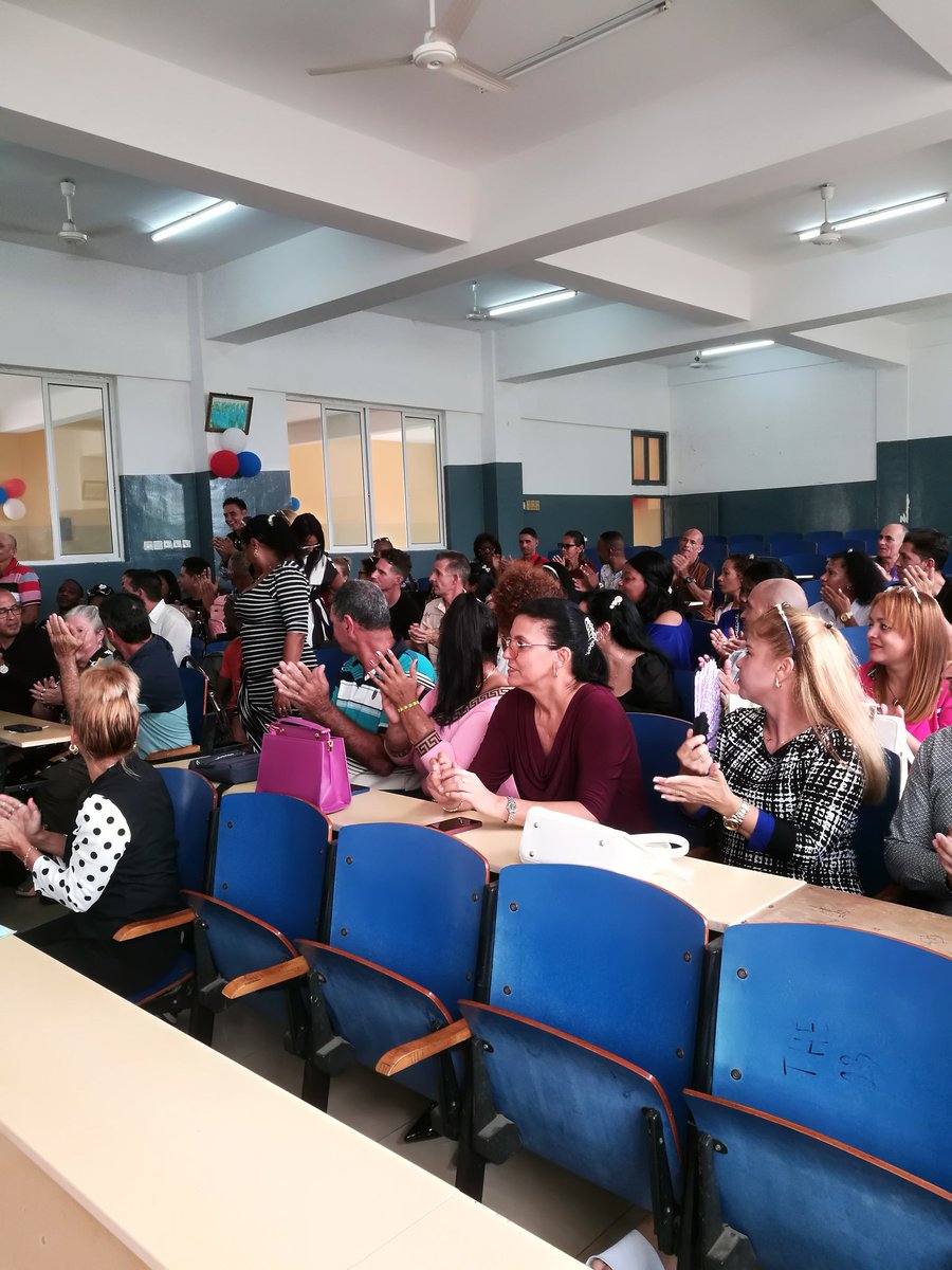 elsa_ena's tweet photo. Acto político cultural en la Región Insular por el día del Educador. #CubaEduca #PorUnaGuineaMejor @CubaMined @PresidenciaCuba @DiazCanelB @MallulyDiaz @CuGEcuatorial @BrigadaEducGE https://t.co/Nuetlepd4B