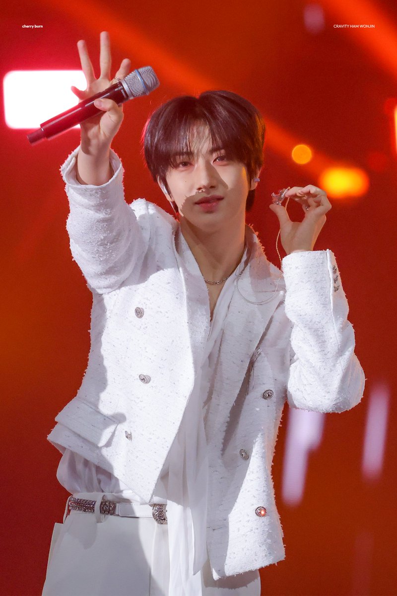 241220 KBS 가요대축제 

#원진 #함원진 #WONJIN #ウォンジン #CRAVITY #크래비티