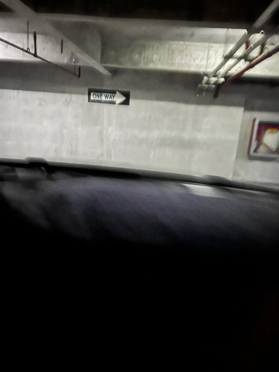 Shinkyounp's tweet photo. Where to go now? https://t.co/6tX7WgsKfg
