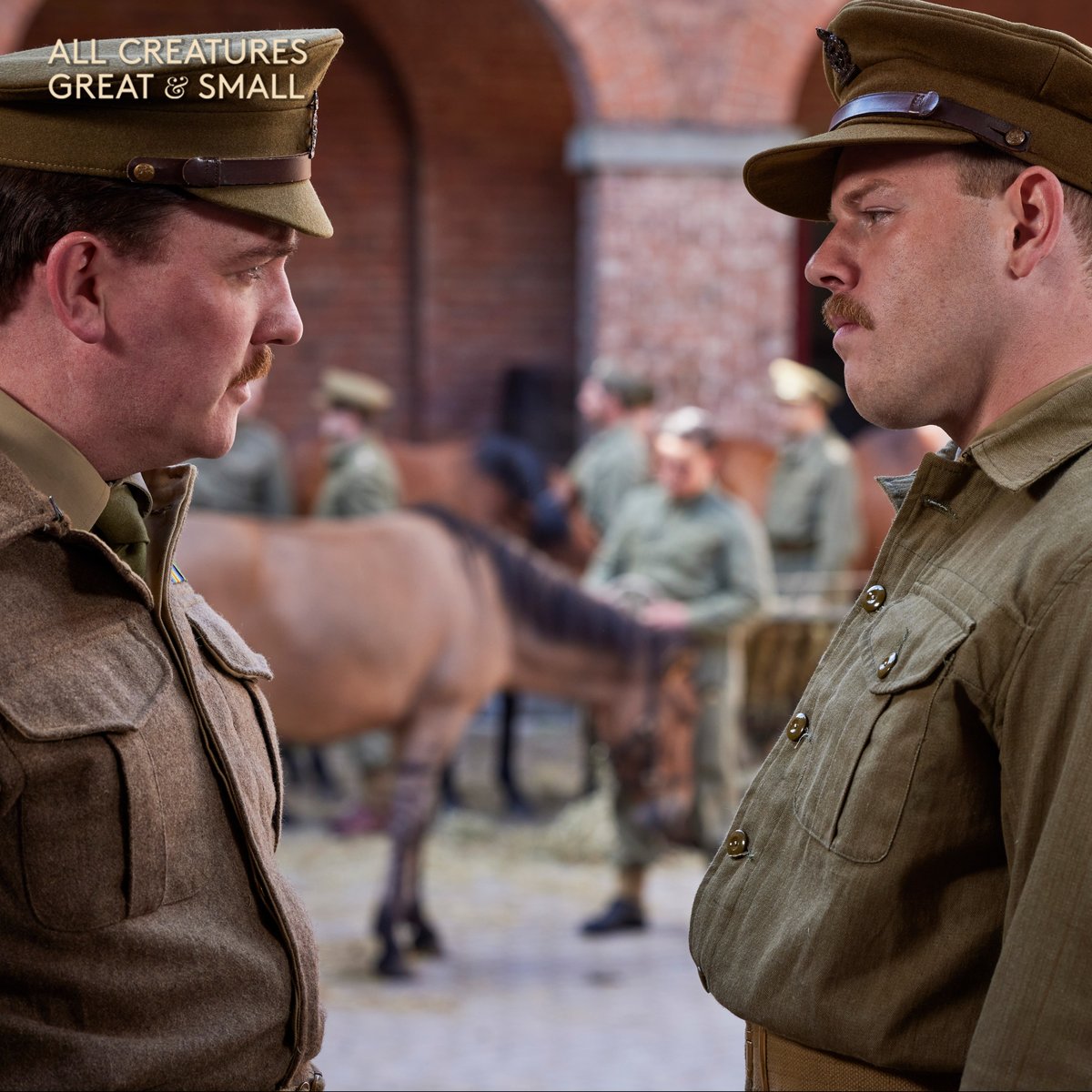 AllCreaturesTV's tweet image. Here’s a first look at the upcoming Christmas Special episode of #AllCreaturesGreatAndSmall.

Can you guess what’s in store for our favourite inhabitants of Darrowby this time? 🐾💼

#ACGAS @channel5_tv @My5_tv