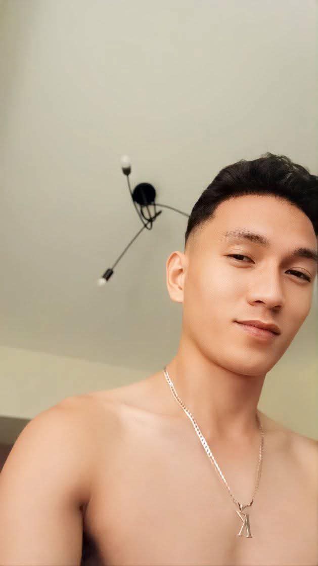 Khencute26's tweet photo. Good evening ✨
Saan Tayo Tonight guys? 👉🍻😍
#Censored #Cavebar #Kwikspar #Barriobar #Uptown ?? https://t.co/Oqu5YP845a