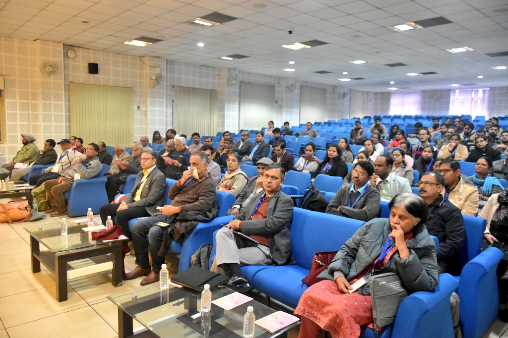 DeanScienceBHU's tweet photo. The Inaugural ceremony of the International Workshop on "Reliability Theory and Survival Analysis (IWRTSA-2024)" was organised today at Mahamana Hall, Seminar Complex, Institute of Science, BHU.
Dr. Anup Dewanji, Retd. Prof., ISI Kolkata delivered the inaugural address. https://t.co/g5ezV3aTz9