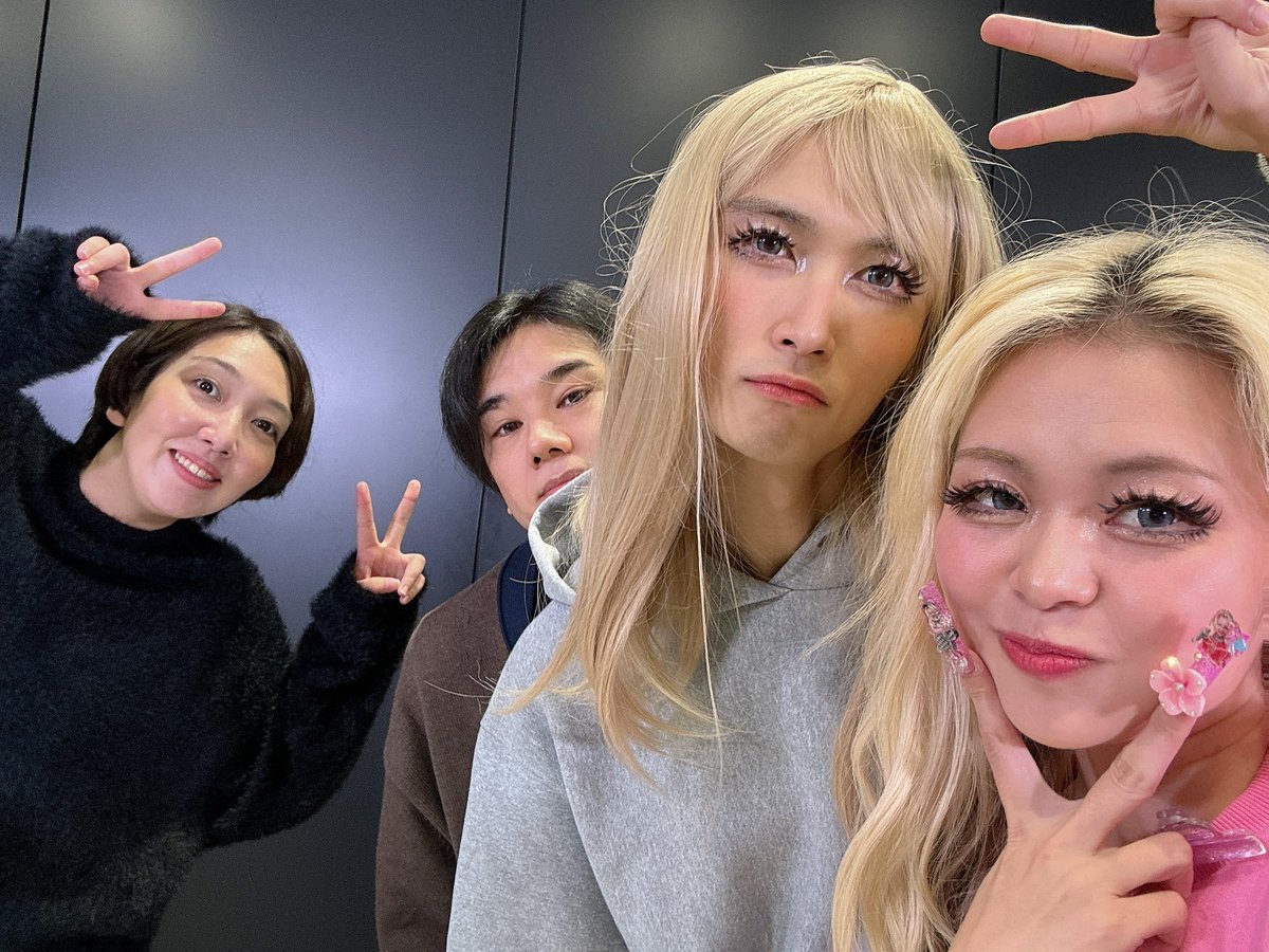 hzkzkzh's tweet photo. A.B.C-Zの橋本さんと五関さんが遊びにきてくれました😍💖💖

あの〜、ほんとに、お二人とも、

面白すぎたＷＷＷＷＷＷＷＷＷＷＷＷＷＷＷＷＷＷＷ
本気でギャルすぎたＷＷＷＷＷＷＷＷＷＷＷ
一生応援するＷＷＷＷＷＷＷＷＷＷＷＷＷＷ
#五関さん前に出てきてください（笑）

https://t.co/5nwbzzY4Dm https://t.co/pzkMoEzwoi
