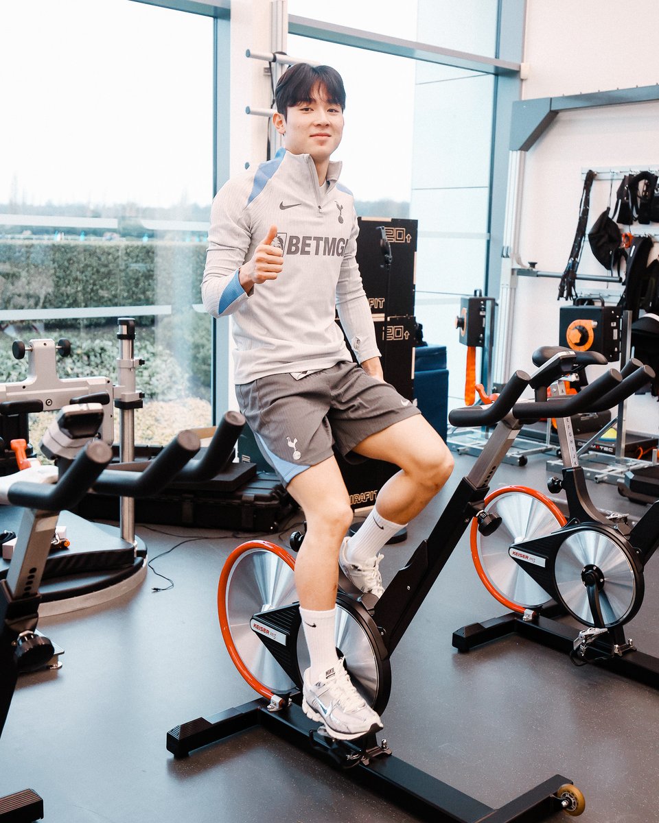 SpursOfficial's tweet image. Welcome to Tottenham Hotspur, Yang Min-Hyeok! 
 
Our new arrival was at Hotspur Way this week ahead of joining us on January 1 👋