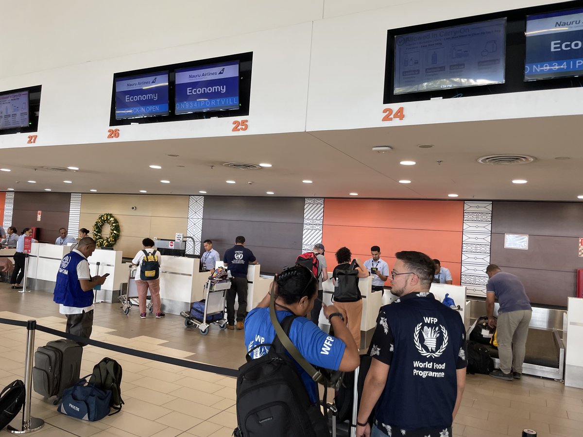 alphabahnet's tweet photo. @WFP stands with the people of Vanuatu following the devastating 7.3 earthquake that struck Efate on 17 December.
Today, WFP dispatched a humanitarian charter flight from Fiji transporting humanitarians and urgent relief supplies for the people of Vanuatu. @WFP_Pacific_ @WFPAsiaPacific