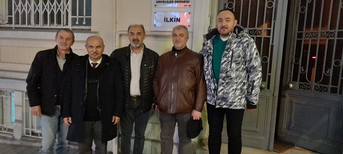 ÜNDER Beyoğlu Sohbetleri'nde üyemiz İdris Güney’in taze balık ikramıyla hemşehrilerimizin iştirak ettiği samimi bir sohbet gerçekleşti. unyeliler.com/detail.php?Rou…