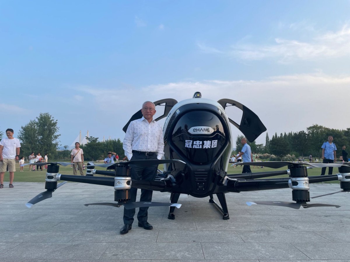 luxurylifestyle's tweet photo. EHang Partners with KC Smart Mobility to Advance EH216-S Pilotless eVTOL Sale and Operation https://t.co/pI0c84fmDP #verticaltakeoff #aircraft #aviation #electricaircraft https://t.co/rluHIlKnVn