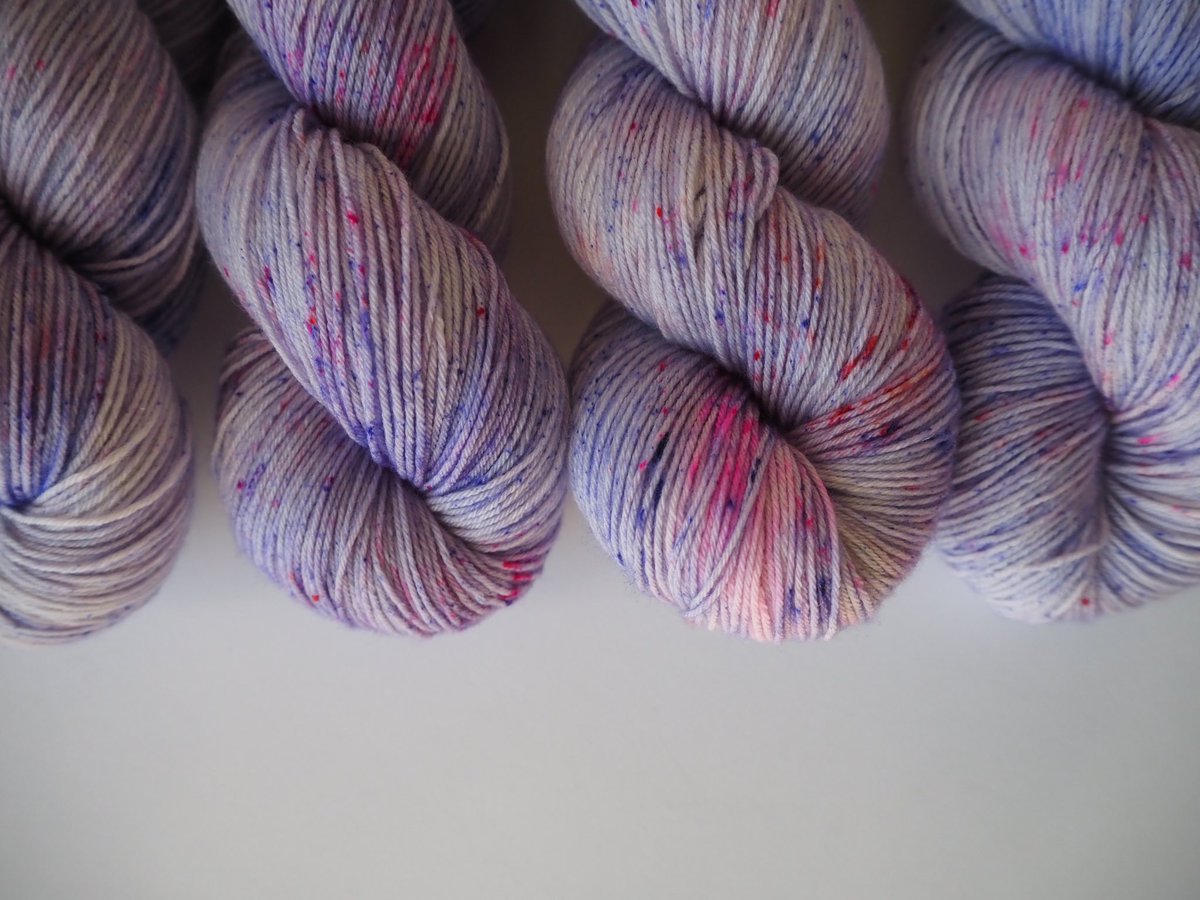 おなじみのsock yarn
21日20:00から販売します。
よろしくお願いします。