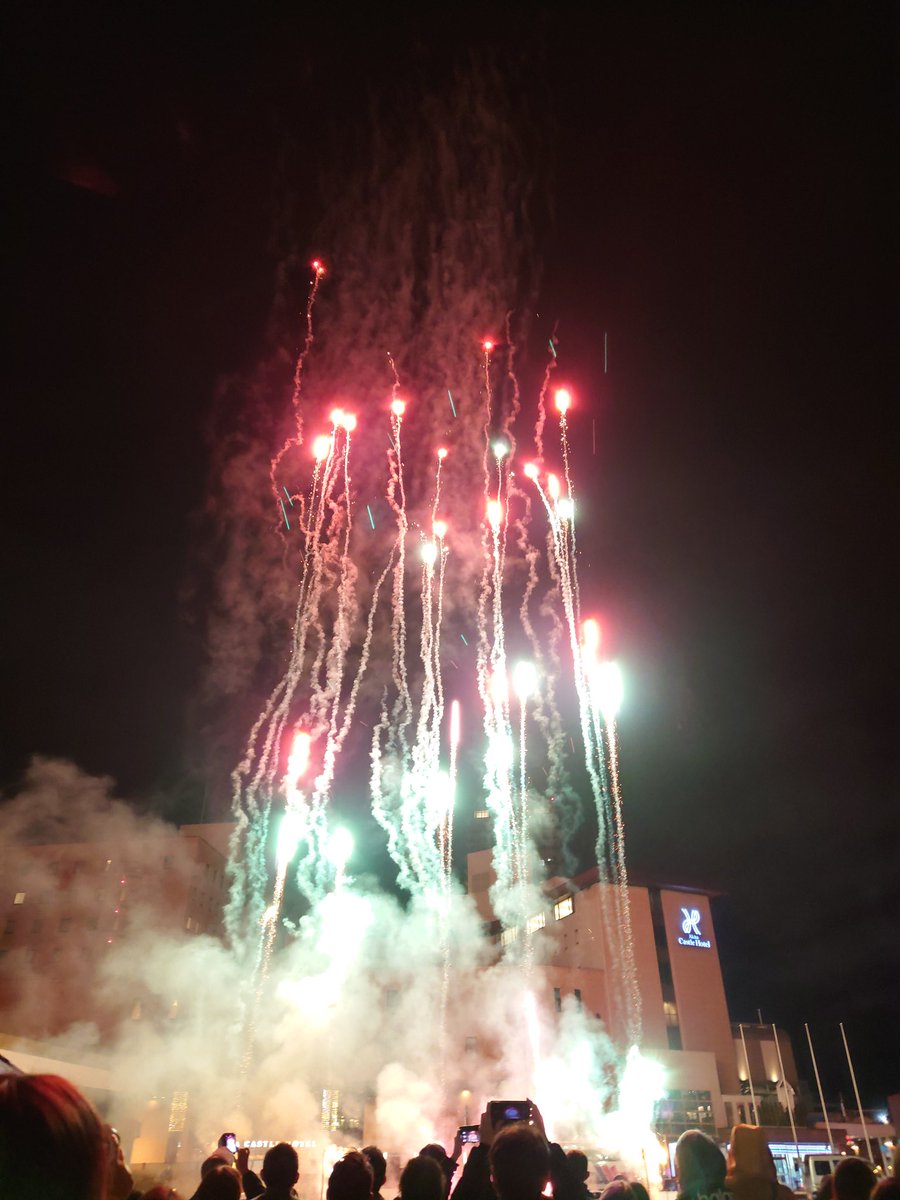 n_winterpark's tweet photo. なかいちクリスマスマーケットはお天気にも恵まれ、無事に終了いたしました。
多くのお客様にお越しいただき、誠にありがとうございました。

年明けは1月2日・3日に「新春まつり」を開催します。
餅つき・八橋人形の絵付け体験やふるまいを行います。来年も是非エリアなかいちにお越しください。 https://t.co/eW59FUIVs1