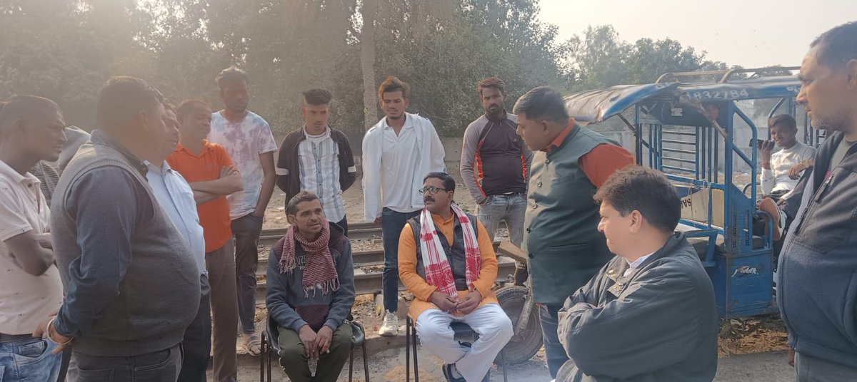 AshokGoelBJP's tweet image. आज #LalBagh के चौकी नं 4 में हमारी बहन राखी की आकस्मिक मृत्यु होने पर उनके पिता अशोक पासवान जी से मिलकर शोक संवेदना प्रकट की और उस दिवंगत आत्मा की शांति के लिए भगवान से प्रार्थना की!