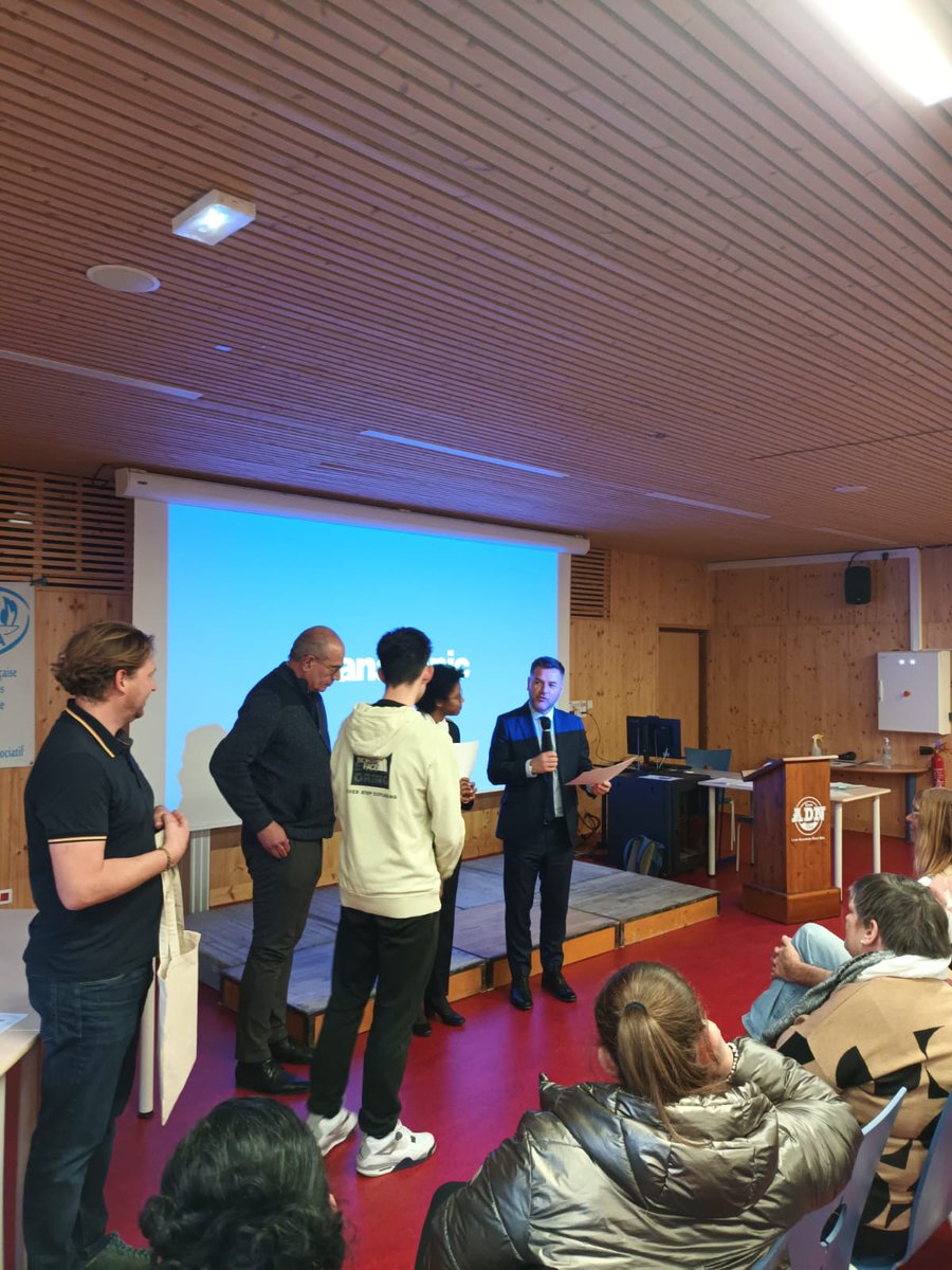 1er forum de l'engagement des Alpes-de-Haute-Provence 
🔹️Permettre les échanges entre les jeunes du territoire et les structures
🔹️Promouvoir les valeurs de l'engagement 
🔹️Valoriser des projets et des parcours inspirants
🙏 aux partenaires et aux organisateurs mobilisés