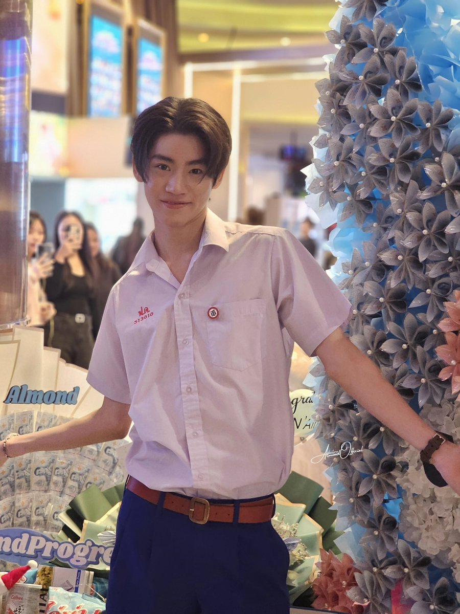 AlmondOfficial_'s tweet photo. วันนี้น้องม่อนได้รับของขวัญจากพี่ๆเยอะเลย  ของขวัญทุกชิ้น คือความรักของแฟนๆทุกคน~ ม่อนเห็นแล้วใช่มั้ยคับ ว่าหนูได้รับความรักเยอะขนาดไหน 🥰 

วันนี้ต้องส่งตัวละครปุณณ์กลับสู่นิยายแล้ว ทำให้เต็มที่นะคับ คนเก่ง ✌️

ALWAYS FRIDAY
#LoveSick2024LetsGetTogether
#Almondbabybigboy https://t.co/BKStMebZyZ