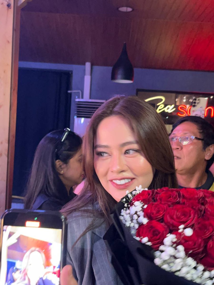 jeluiadore's tweet photo. currently swooning over janc’s perfect visuals 😭 how is she even real..

(full credits to @asdfjkhmarj for the photos 💙)
#Charlottes1stFanMeet
#CharlottesYearEndPartyDDay https://t.co/RZUAM6pP10