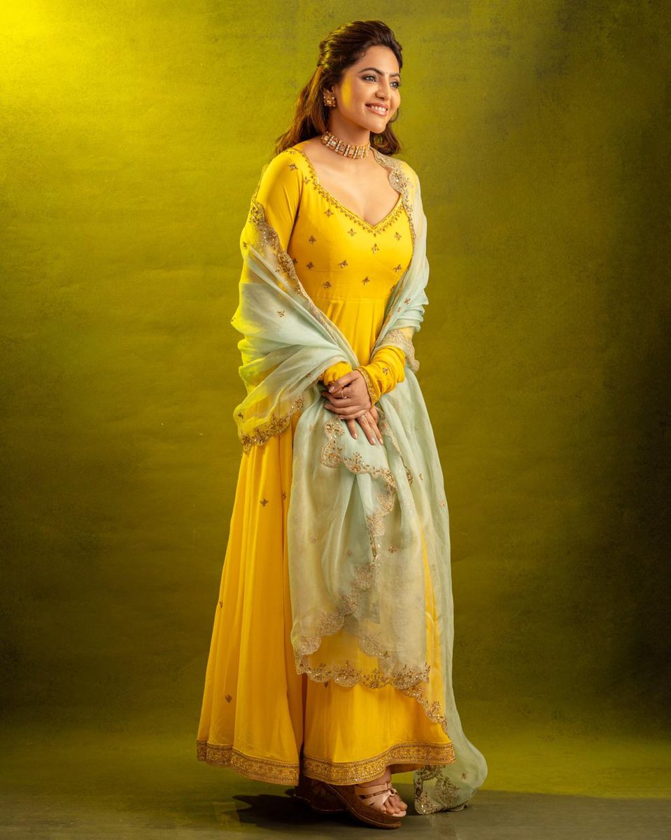 V2Cinemas's tweet photo. A very Happy Birthday to the radiant and talented @AthulyaOfficial! May your day be as beautiful as your journey in cinema. 🌹🎂 

#HappyBirthdayAthulya https://t.co/PrQKJNFTpq