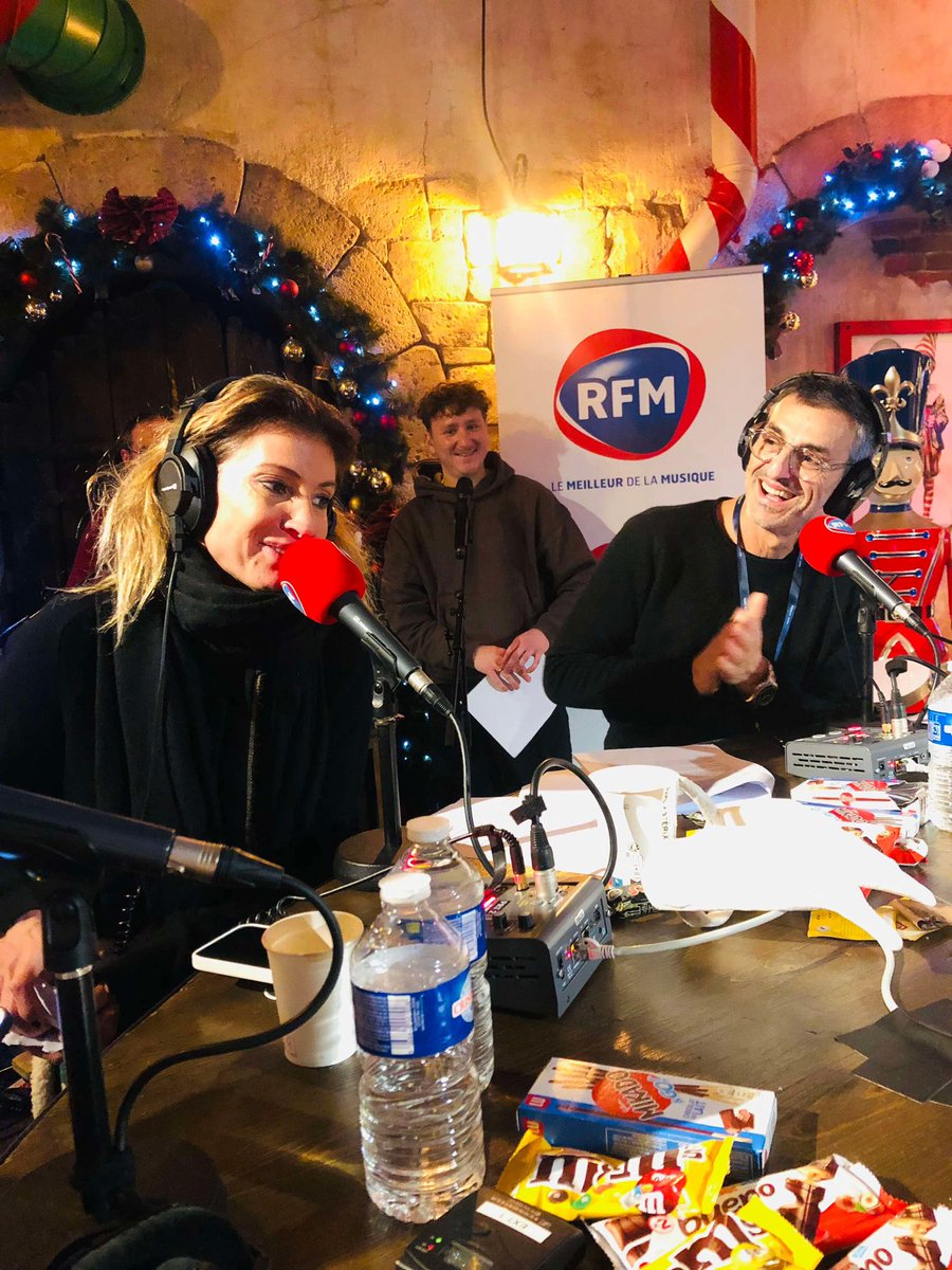 RFMFrance's tweet photo. ✨ MERCI beaucoup au @ParcAsterix, d’avoir accueilli le #MeilleurDesRéveils, et nos auditeurs, pour cette émission spéciale Noël sur #RFM ! 🎄
📌 Venez passez vos plus belles fêtes de fin d’année jusqu’au 5 janvier au #ParcAsterix ! 🤩 #RFMMatin #parcdattraction https://t.co/mP4coy486W