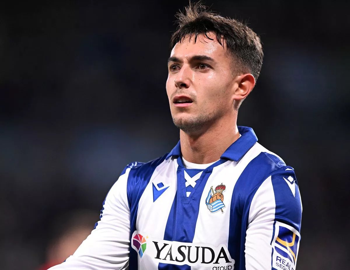 🚨 Martin Zubimendi tells Diario Vasco: “Liverpool bid caught me by surprise, I was on vacation”.

“It was an uncomfortable time for me… but I weighed the pros/cons, and then concluded that the best option was to stay at Real Sociedad”.