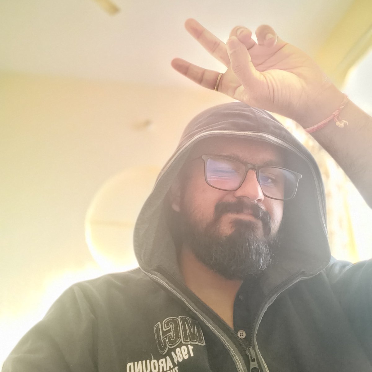 24-hour update:

• fever + cold still going strong (send soup 🍲)
• the launch post got ~42K impression
• 288 people visited the landing page
• 41 amazing folks signed up for the beta
• got showered with incredible suggestions (for the future y’all are the best)

the biggest