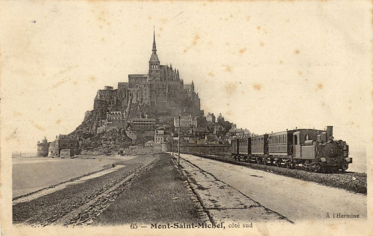 adpcr50's tweet image. 🆕 Des trains toute l’année jusqu'au #MontSaintMichel !

✨ L’image d’un quai de gare au pied de la merveille rappelle le début XXème.

🎉 À partir d'aujourd'hui, @train_nomad propose des trains directs #Paris ↔️ #Avranches ↔️ #Pontorson #MtStMichel ✨ les week-ends &amp;amp; fériés !