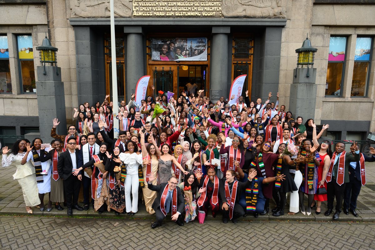 ✨🎓 Welcoming a new chapter in the ISS story: Here is the Class of 2024!

📸: Dick de Jager