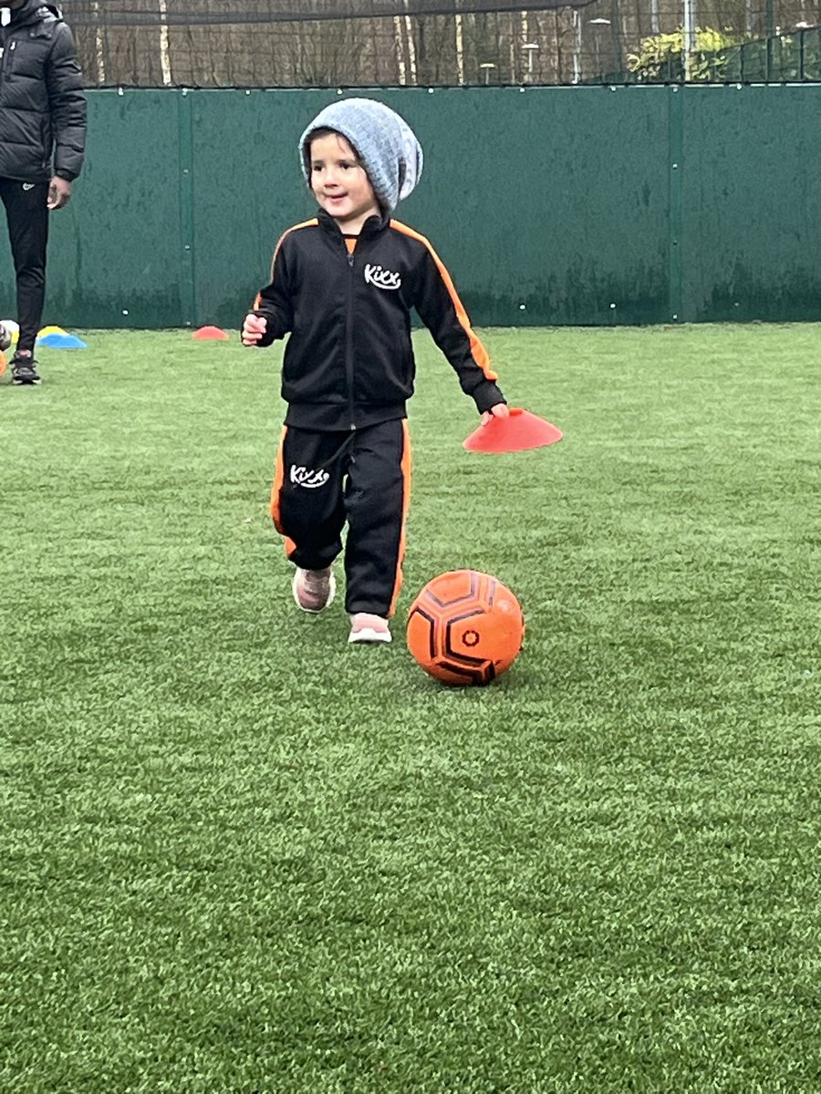 PTibbs78's tweet photo. Cold &amp; raining but last @KixxUK Burnley season of the year.  Great year with all the coaches, Coach Rizz, Coach Sully &amp; Coach Matty.   Look forward to next year. https://t.co/sDxhm1vAWD