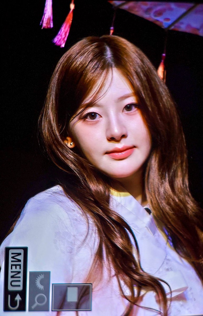 First3020's tweet photo. 241221 시그팬싸 프리뷰
#스테이씨 #세은 #STAYC #SEEUN https://t.co/qL80nx9Xx2
