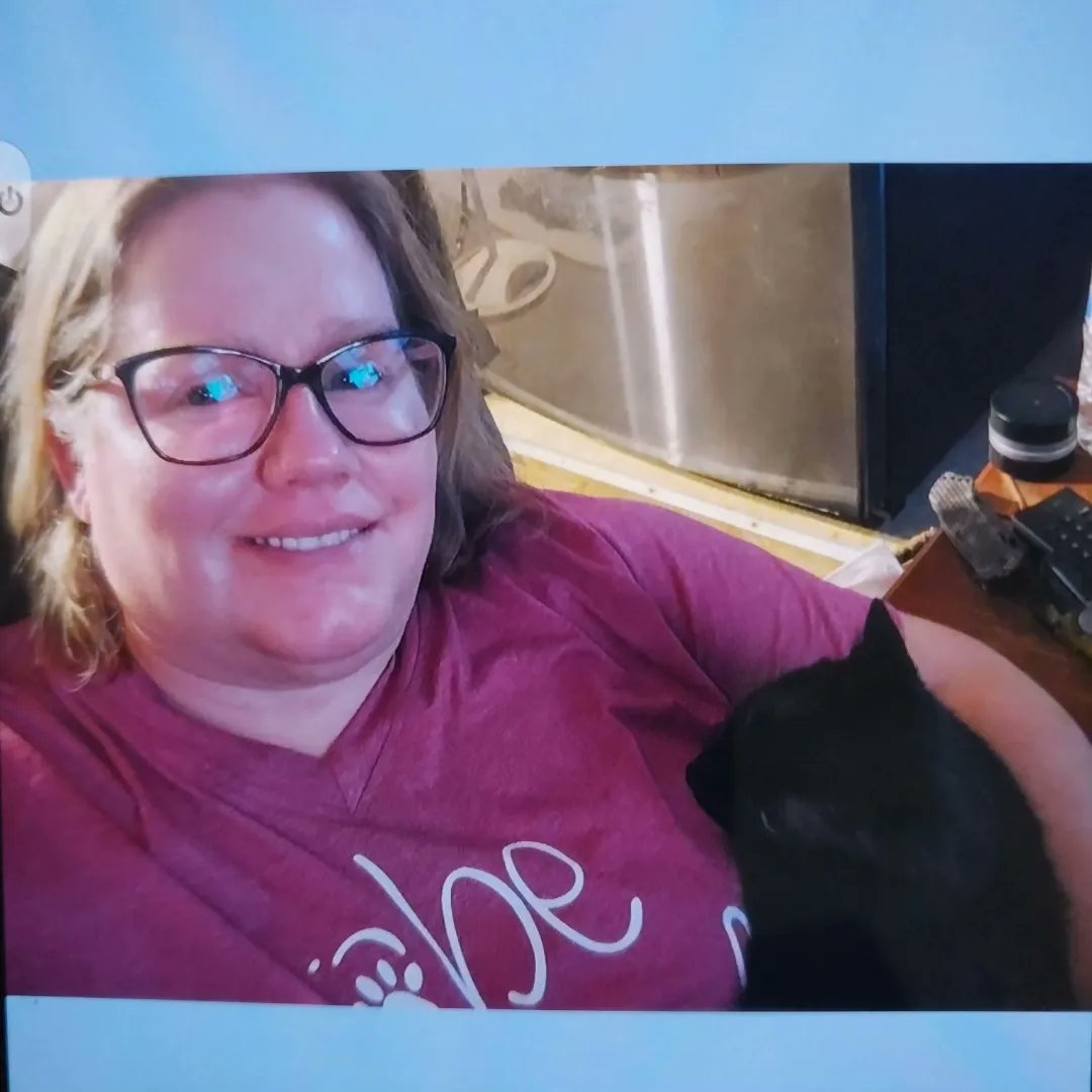 Junkdogstrash's tweet photo. Good morning! For those of you that do not know us. I am Jackie with Junk Dogs Trash Removal, a Woman-Owned small local business.   Check out our website https://t.co/HTxOqIv8sZ. Feel free to Text/Call us at 336-615-5813.  Or Email us at junkdogstrashremoval@gmail.com. https://t.co/l8oRcJGxD8