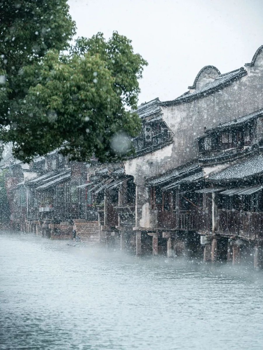 从前的日色变得慢，车 马 邮件 都慢