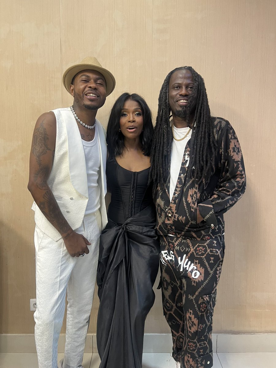 Prodigiosn's tweet image. Parabéns miúda @Annajoyce0 💙
3 horas de surra de hitz para quem escolheu apanhar voluntariamente ontem no CCB🔥 You the shit🥶