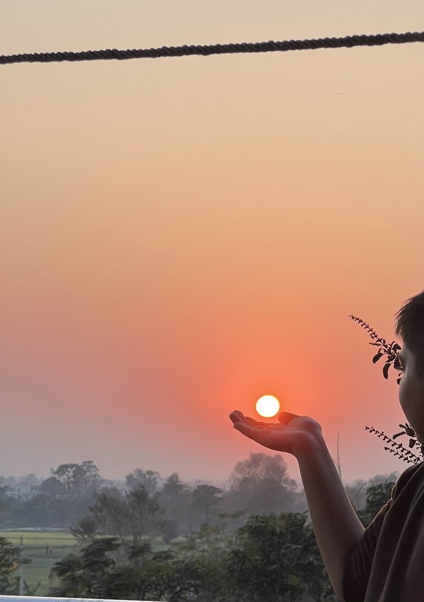 knamerakhnekhoi? tweet media