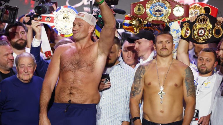 AdamsBoxingShow's tweet photo. #UsykFury2 is today. We picked Usyk to win the first fight and he got the decision so our prediction was right. Honestly wouldn’t of been mad at a draw or a Fury win though. Thought he did enough to win too. Not predicting a winner this time around,but it should be a good one🥊 https://t.co/gsfosEo9Rv