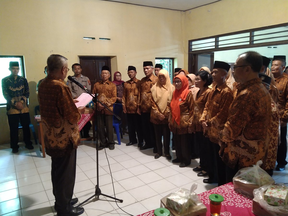 TriadBuda's tweet photo. Kegiatan Musyawarah Kecamatan (Muscam) dan Pelantikan Pengurus Persatuan Wredatama Republik Indonesia (PWRI) Kec. Kemalang Periode 2024 - 2029 di Ruang/Gedung Ex. SDN 1 Kemalang Kec. Kemalang Kab. Klaten https://t.co/xpr7kWcxC1