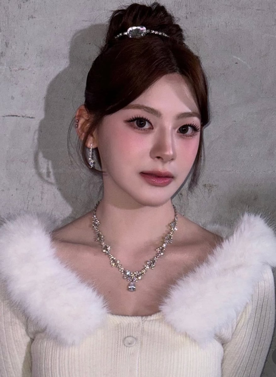 http_seeun_com's tweet photo. 블랙스완도 화이트스완도 모두 세은님이야...... https://t.co/Y5wmoelFih