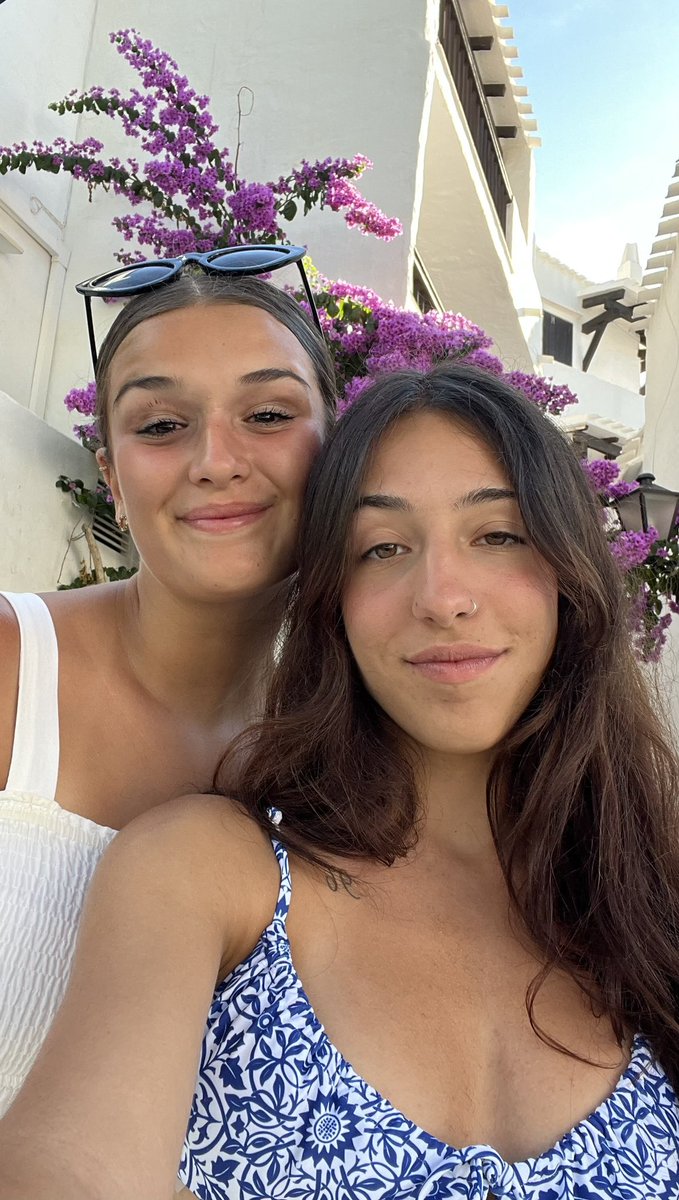 lauraalargoo's tweet photo. 3 años es poco al lado de la vida entera que vamos a construir juntas https://t.co/ybzg9HQVaA