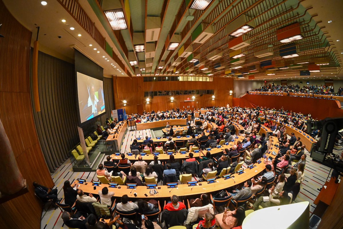 இந்தியாவின் நிரந்தரப் பிரதிநிதி <a href="/AmbHarishP/">Parvathaneni Harish</a> அவர்களால், <a href="/UN/">United Nations</a> தலைமையகத்தில், 
<a href="/UN_PGA/">Annalena Baerbock</a> ஹெச்.இ. Philemon Yang, USG Atul Khare <a href="/UN_OpSupport/">UN Department of Operational Support</a>, மூத்த UN அதிகாரிகள், PRக்கள், தூதரகப் படை உறுப்பினர்கள் மற்றும் பிற முக்கியஸ்தர்கள் ஆகியோரின் முன்னிலையில், முதலாவது உலக தியான தினத்தை துவக்கி