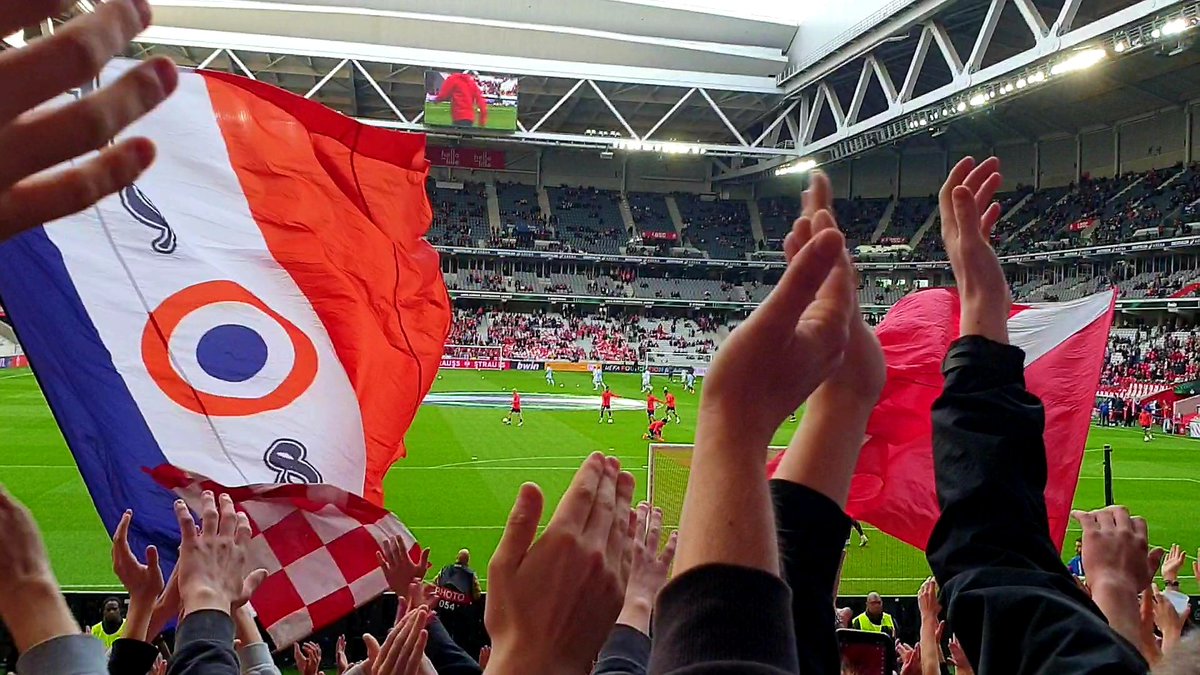Sam_Kski's tweet photo. Mon top 📸 tribune en 2024

Lille !! https://t.co/OpDA6A5UFi