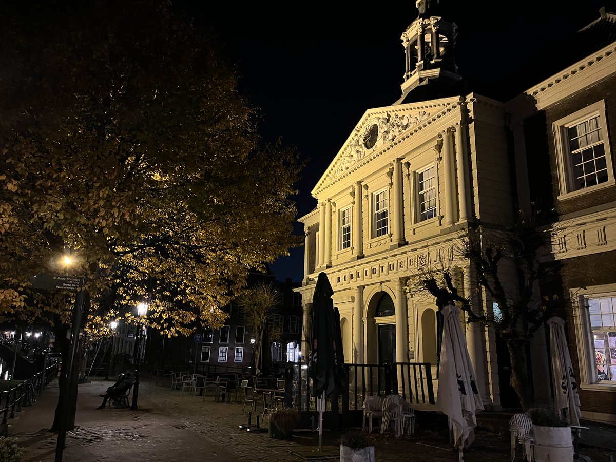 Let op onze openingstijden!!
👉 Op 24 december (Kerstavond) en 31 december (Oudjaarsdag) is de Korenbeurs tot 15.00 uur open.
👉 Op  25, 26 december (Kerst) en 1 januari 2025 (Nieuwjaarsdag) zijn alle locaties gesloten.
#deBibliotheekSchiedam #schiedam #deKorenbeurs