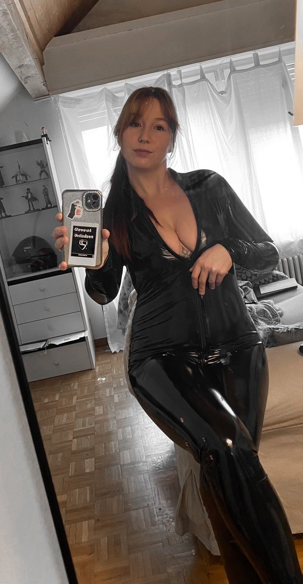 ReikaZenin's tweet photo. I have just made clips and pictures for you losers, so that you pigs have something to adore over the holidays.

Of course only on my OF! https://t.co/ZdsxCFwAww