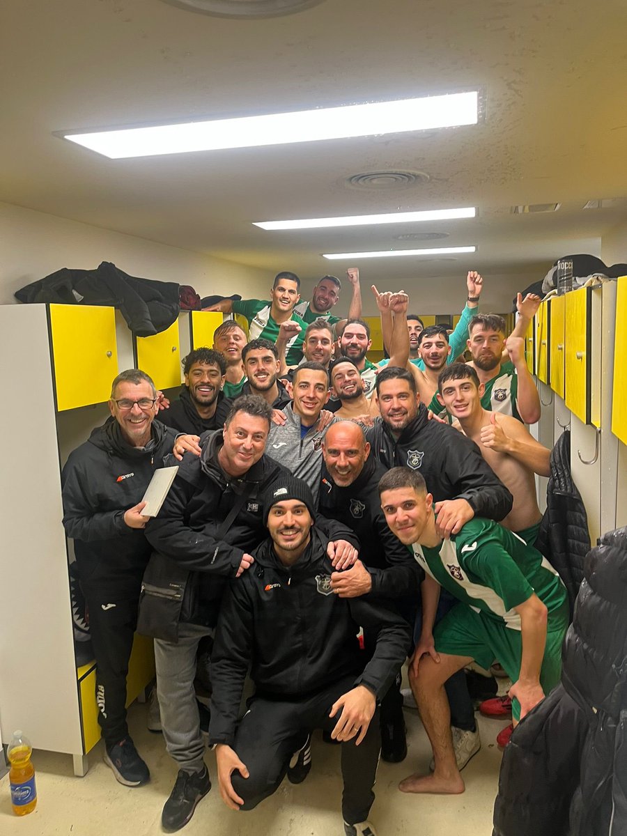 Adrian Ballestero tweet media