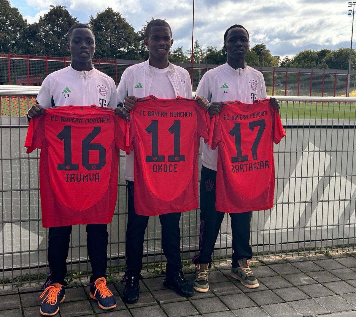 imfuraluc01's tweet photo. GOOD NEWS: 

Aba bana 3 b’abanyarwanda bamaze Iminsi muri Academy ya Bayern Munich mu BUDAGE iyi kipe yarabashimye… 

Baje aha mu Biruhuko Equipe yamaze kubandikisha ibaha na numero, umwaka utaha baratangira gukina #uefayouthchampionsleague na Bayern Munich… 

NUMBER 16: Nelson IRUMVA (Yakiniraga AKAGERA FC) 

NUMBER 11: David OKOCE (Yakiniraga GORILLA FC) 

NUMBER 17: Barthazar NDAYISHIMIYE (Yakiniraga THE WINNERS) 

GOOD LUCK YOUNG MEN 🇷🇼⚽️🇩🇪

❤️❤️❤️ 

@betPawaRW @Exibine_ 

@Rwanda_Sports @FERWAFA 

@bbkigalifm 89.7 FM
