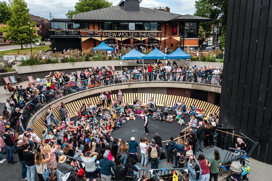West End Best Friend (@westendbf) on Twitter photo 🎭 SPOTLIGHT ON… 🎭
<a href="/NewWolsey/">New Wolsey Theatre</a> appointed Douglas Rintoul as Chief Executive and Artistic Director in June 2022, with his first season commencing in Spring 2023.
We look into the venue’s history and future plans in our latest Spotlight article.
westendbestfriend.co.uk/news/spotlight… 🎭 SPOTLIGHT ON… 🎭
<a href="/NewWolsey/">New Wolsey Theatre</a> appointed Douglas Rintoul as Chief Executive and Artistic Director in June 2022, with his first season commencing in Spring 2023.
We look into the venue’s history and future plans in our latest Spotlight article.
westendbestfriend.co.uk/news/spotlight…