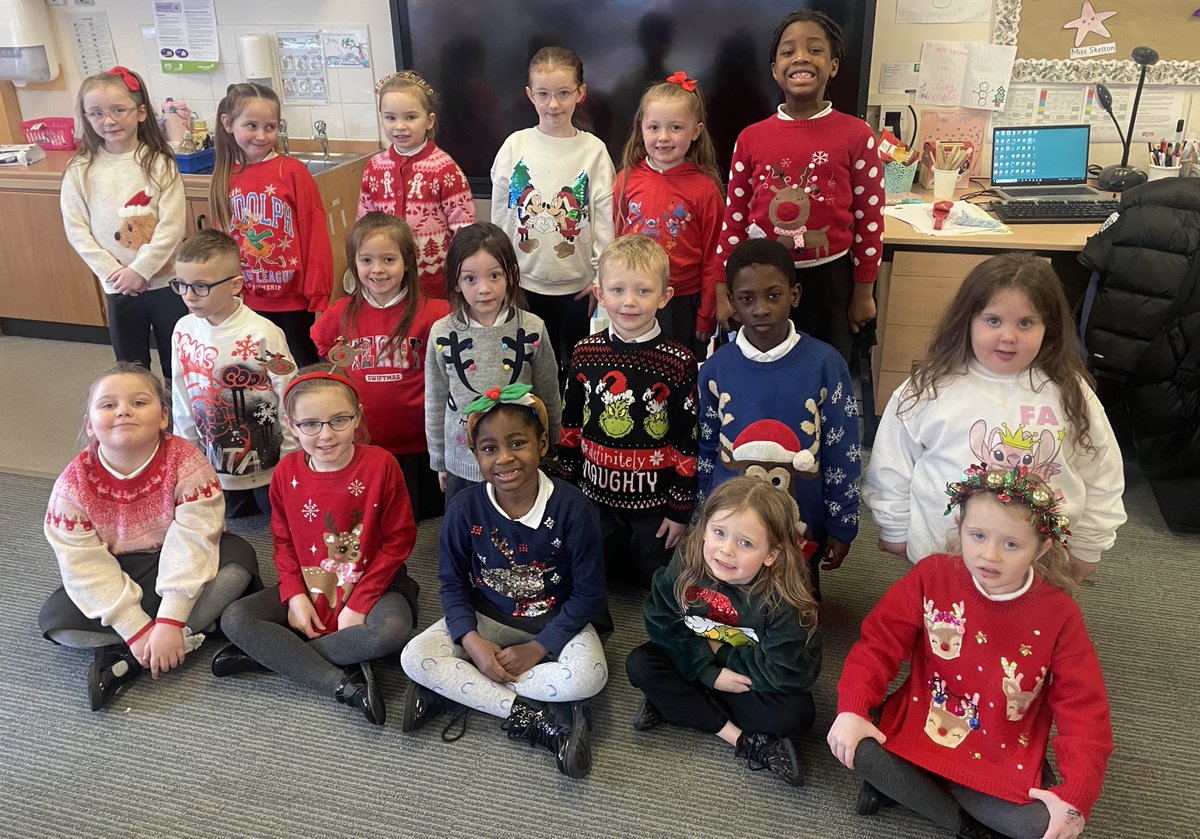 StMichaelsP2s's tweet image. Look how much we’ve grown! Thank you for a wonderful 2 terms primary 2, I have loved being your teacher. ❤️ Thank you so much for the kind gifts. Have a wonderful Christmas ⭐️🎅🏻🎄
