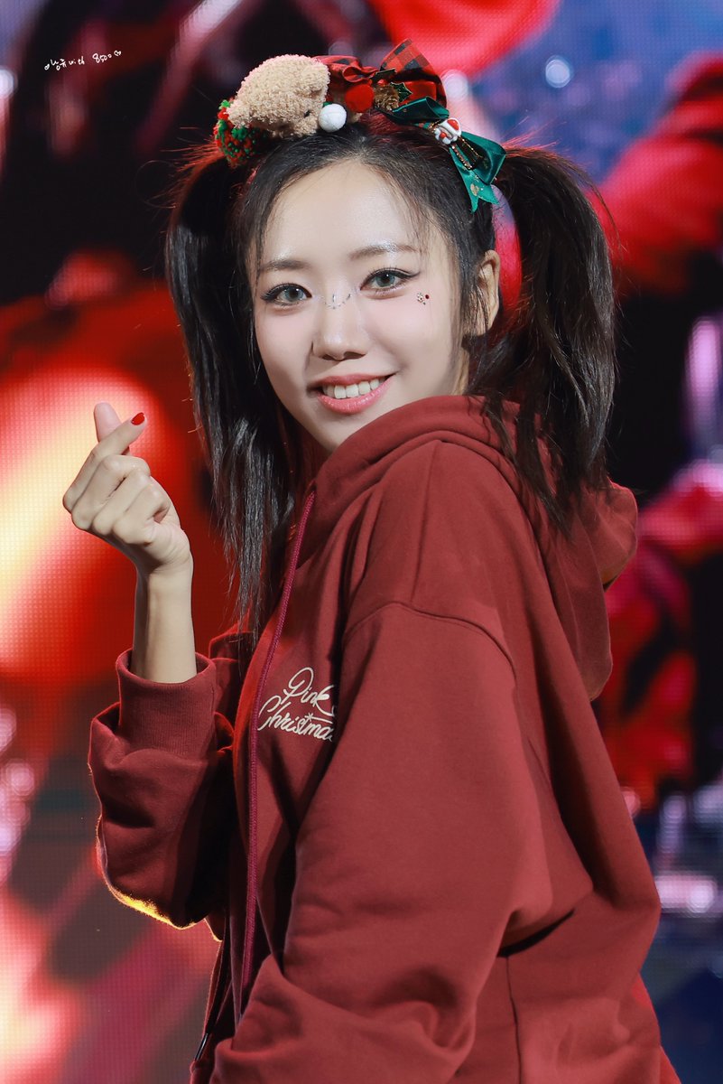 241221 😘🫰🏻

#에이핑크 #Apink   #김남주 #남주 #Namjoo 
<a href="/APINKKNJ/">김남주</a>
