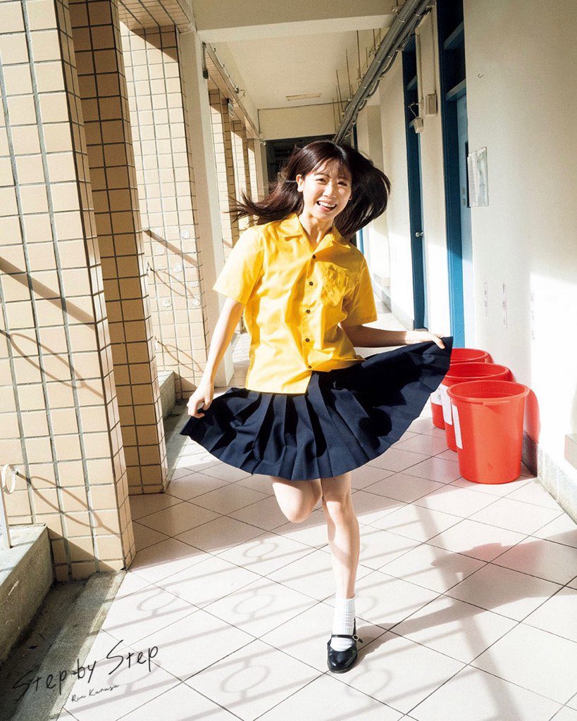 kurusu2nd's tweet photo. ◢◤
　#来栖りん 写真集 step by step
　好評発売中
◥◣

台湾の地で「ホームステイ」をテーマに
撮り下ろした一冊📕

🔸BOOK
https://t.co/fE7HskZdLr

🔸DIGITAL   ※未掲載カット収録
https://t.co/1IjOBFL9Gf

#くるすてっぷ https://t.co/YJ5brGuYN0