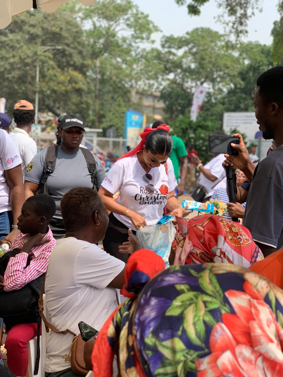 KobbyKyei_'s tweet photo. LIVE FROM ACCRA METROPOLITAN ASSEMBLY! 📍 

We're making a difference in the lives of young widows and single mothers with the #serwaaamiherefoundation.  Join us in celebrating the spirit of giving! 🎁 #SAFoundation #ChristmasEvent Cc @Serwaa_Amihere @mamiohmyhair https://t.co/CI4NZj3deK