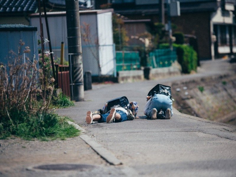 sumx04's tweet image. 이 맨홀 씬 직전에 둘이 대판 싸워 냉전 중이었는데 이때 대사가 '今日はごめん(오늘은 미안해)'하면서 웃는 거였고 미나토역 배우인 쿠로카와 소야는 이 순간을 행복했다고 기억한다는 비하인드를 무척 조아한다 하ㅠ 비하인드마저 넘 아름다훔.. ᵒ̴̶̷̥́ ·̫ ᵒ̴̶̷̣̥̀