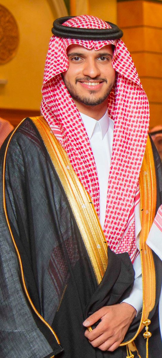 gso4u2's tweet photo. نحمد الله ونشكره على توفيقه ؛نبارك  تخرج الأبن مهند من جامعة اليمامة في تخصص المالية بتفوق .
دعواتنا له بالتوفيق في الحياة القادمة . https://t.co/PPnS7dHDiC