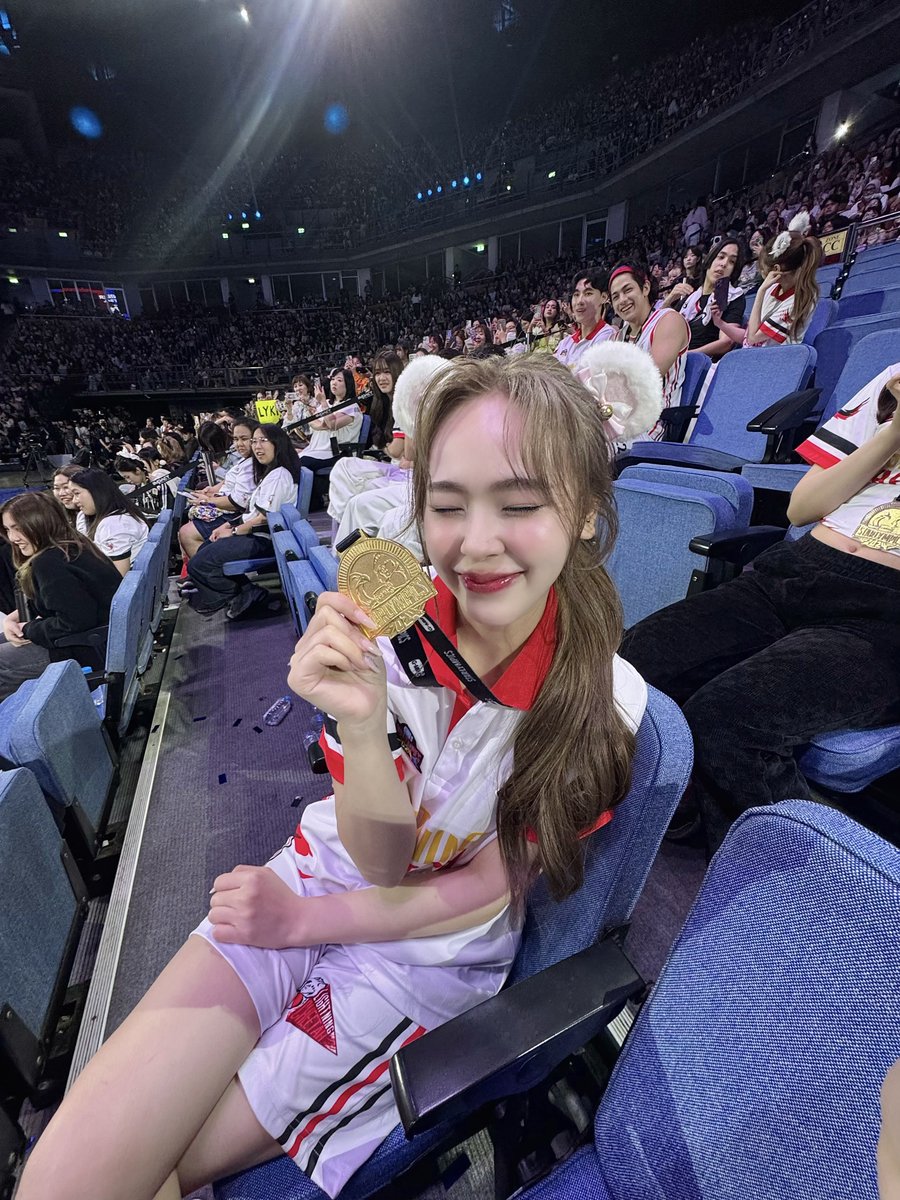 junewanwimol19's tweet photo. แล้วเหรียญทองจะไปไหนเสีย🥇🏃🏼‍♀️‍➡️ #GMMTVStarlympics2024 #Junewanwimol https://t.co/nNOV4xexwZ