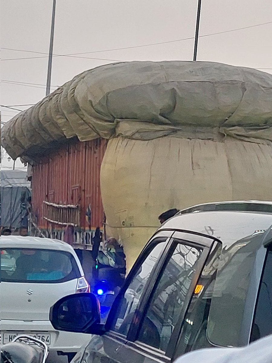 सड़क पर जाम,लोगों की जान माल से खेलते हुए ट्रेक्टर टराली व ट्रक। ट्रेक्टर टराली व ट्रक के बनावट(लम्बाई,चौड़ाई) पूरी तरह से अवैध। ऐसा करने वाले व्यापारी नही अपितु सरकार के व जनता के गुनाहगार है। इस तरह के वाहन मालिकों के खिलाफ कानूनी कार्रवाई करे <a href="/anilvijminister/">Anil Vij Ambala Cantt Haryana, India</a> <a href="/AshokKhemka_IAS/">Ashok Khemka</a>