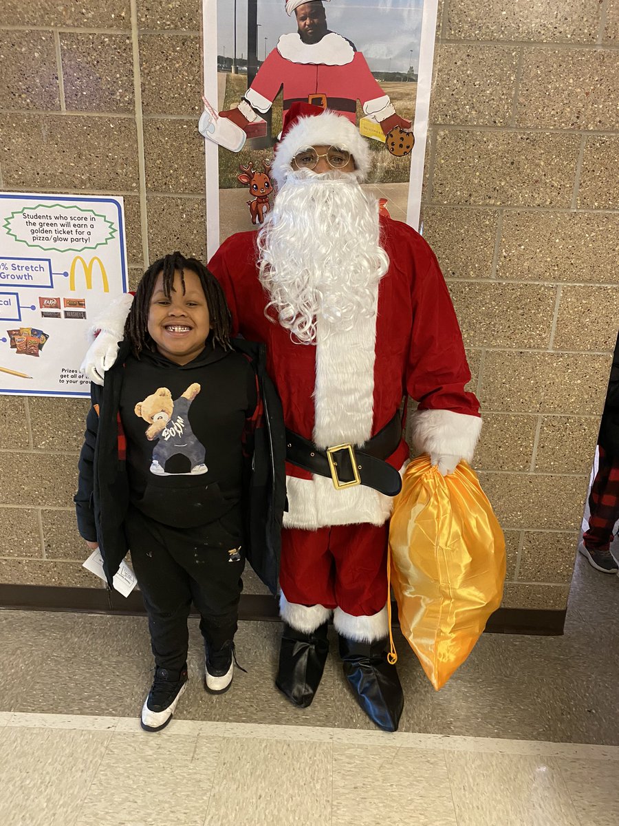 Santa visited our #EBELionPRIDE yesterday! ❤️#CPSBest