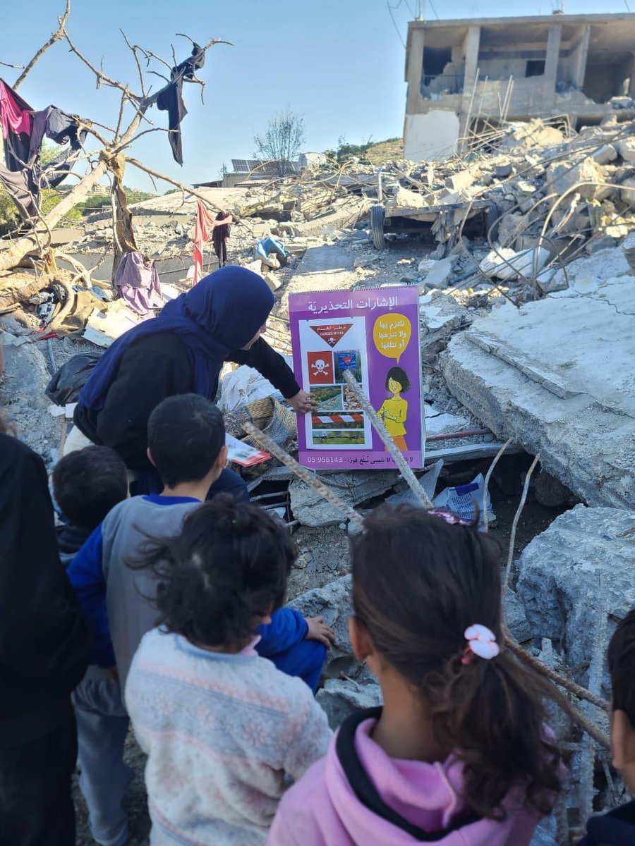 EORE sessions are being provided on the spot for the local community, while our NTS team is conducting rubble assessment. 
Always prioritize safety!